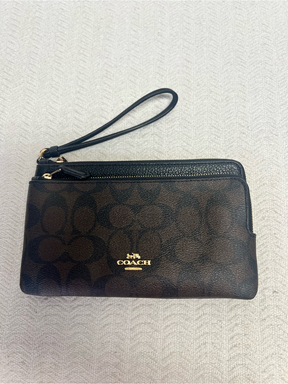 coach / brown double zip wallet in signature canvas